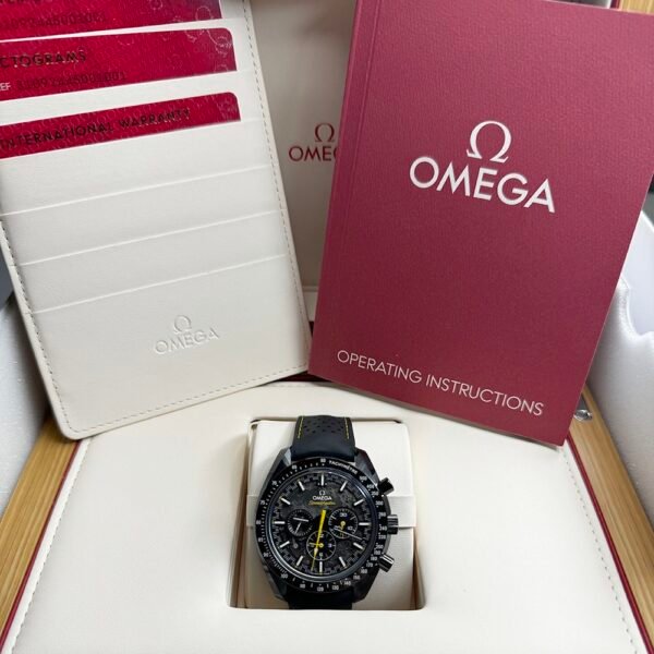 OMEGA Speedmaster Dark Side Of The Moon 310.92.44.50.01.001